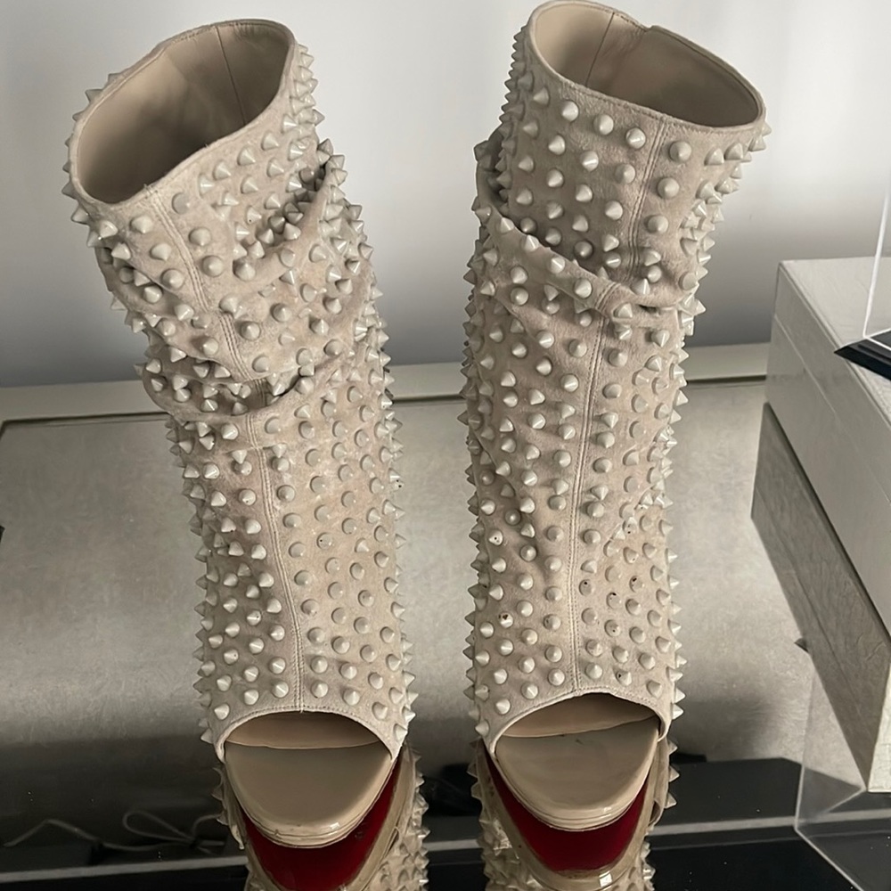 Christian Louboutin Guerilla 120 peep toe booties size 40